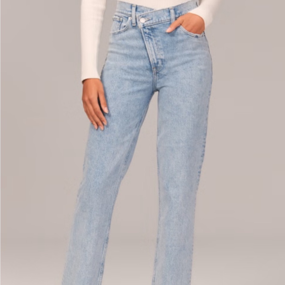 Abercrombie & Fitch Light Wash Straight Leg Jeans